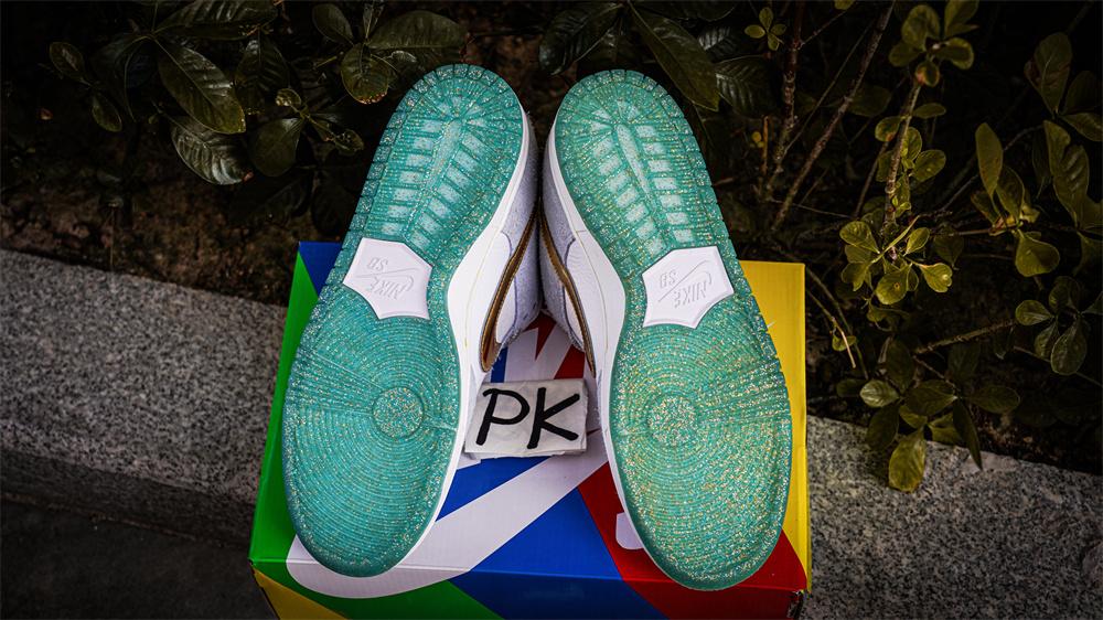 PK God Nike Sb dunk low X Sean Cliver holiday special retail materials ready to ship